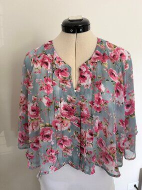 Women`s Blouse Wet seal size M Print Floral Stylish Modern 3/4 Length